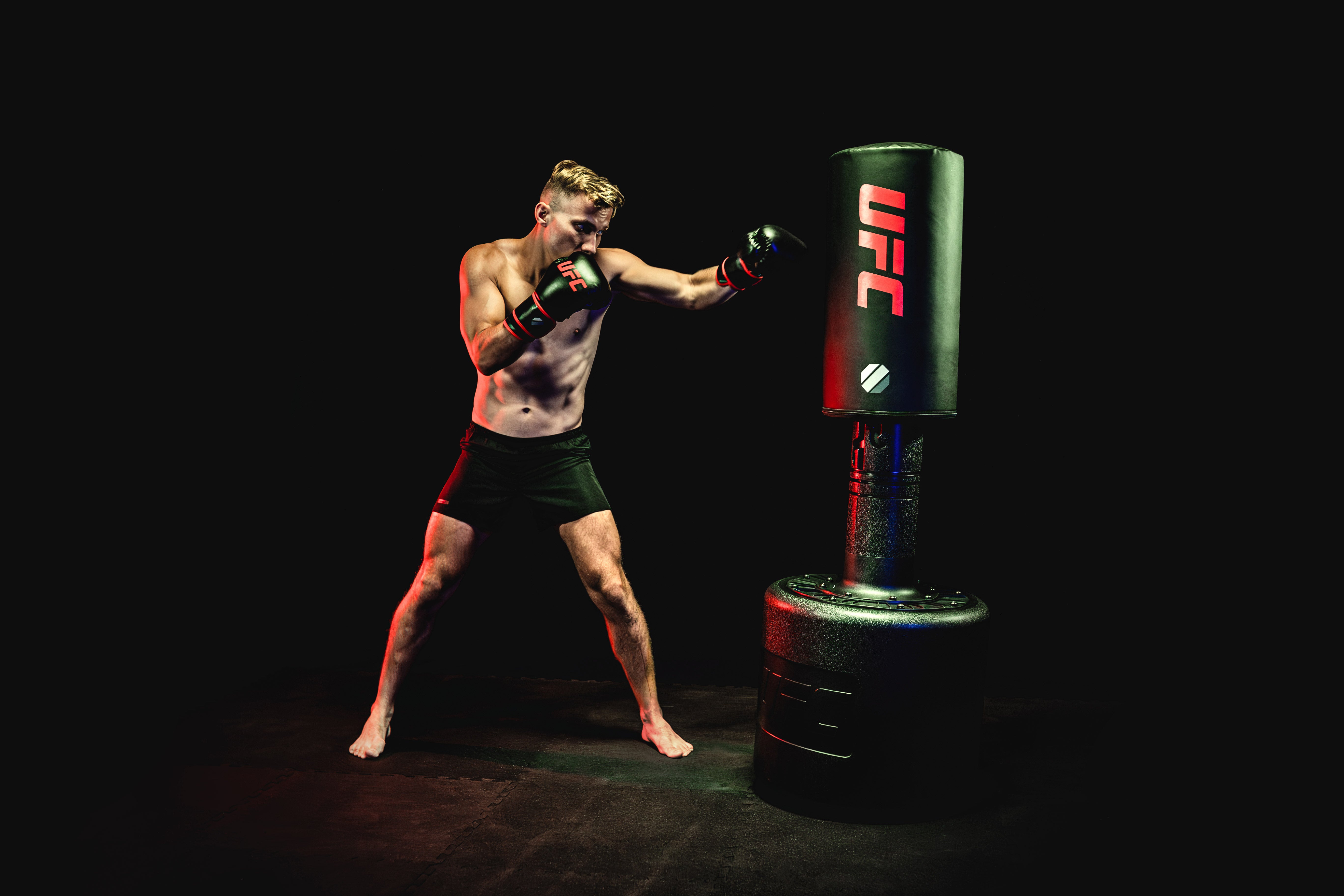 UFC Pulse-Strike Freestanding Bag